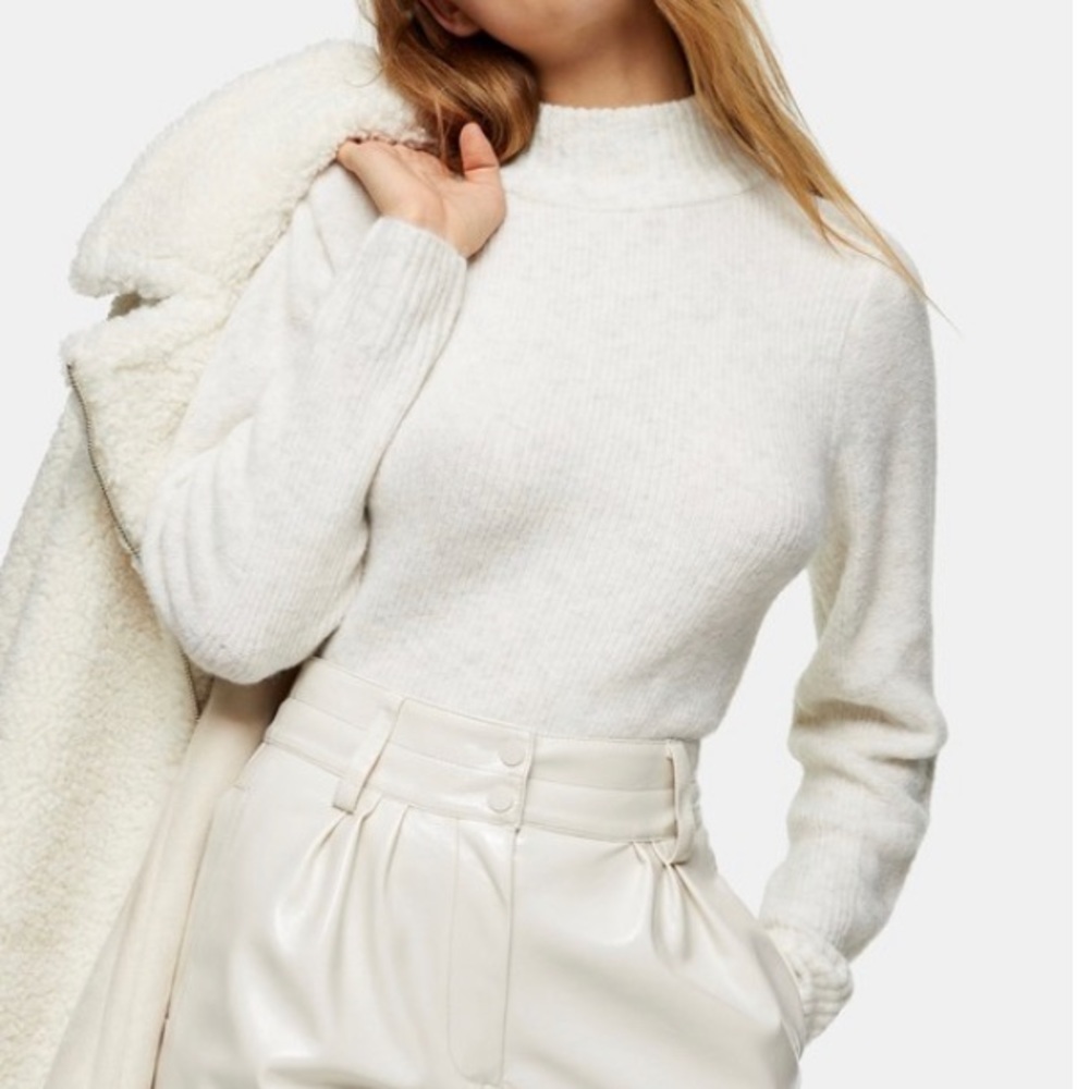 Topshop Ivory Boxy Cropped Knitted Sweater size 8-10